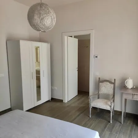 Rossetto E Cocciolato - Stanza Indipendente Con Bagno Privato A 3* Pésaro