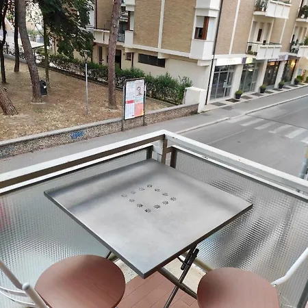 Rossetto E Cocciolato - Stanza Indipendente Con Bagno Privato A Pensjonat Pesaro